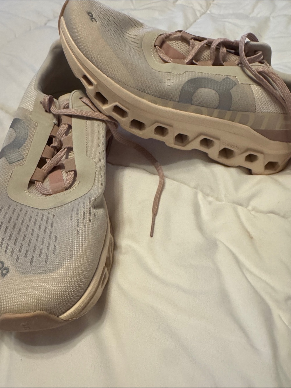 On Running Cloudstyle Lightweight Running Shoes - Cream/Pink